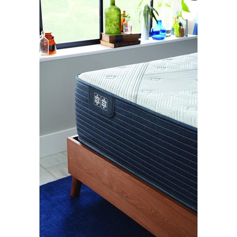 Large Picture of Serta CF2000 Plush Quilted Hybrid Mattress (Twin XL)