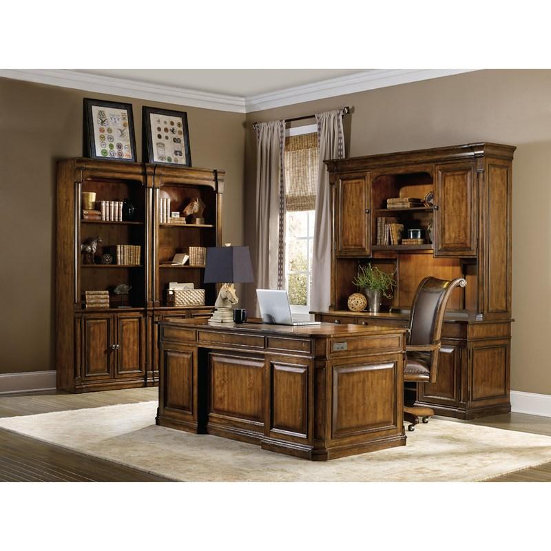 Large Picture of Hooker Furniture 5323-10446 Tynecastle Bunching Bookcase