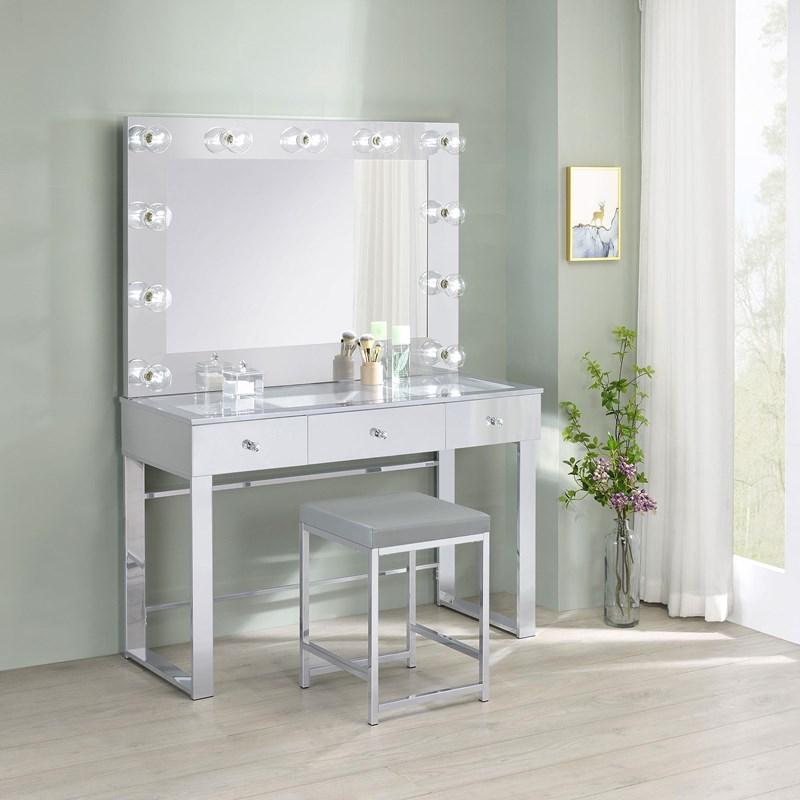 Large Picture of Coaster Furniture Umbridge 935934 3-Drawer Vanity Set with Lighting - Chrome and White