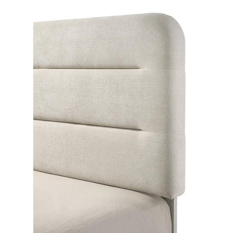 Large Picture of Crown Mark Nyomi B4900-K King Bed - White