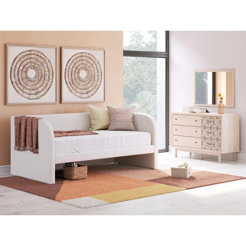 Large Picture of Signature Design by Ashley Arloster PCB1566-221 Six Drawer Dresser