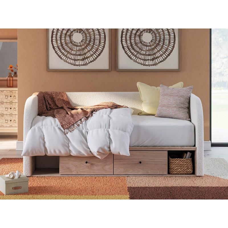 Large Picture of Signature Design by Ashley Arloster PCB1566-221 Six Drawer Dresser