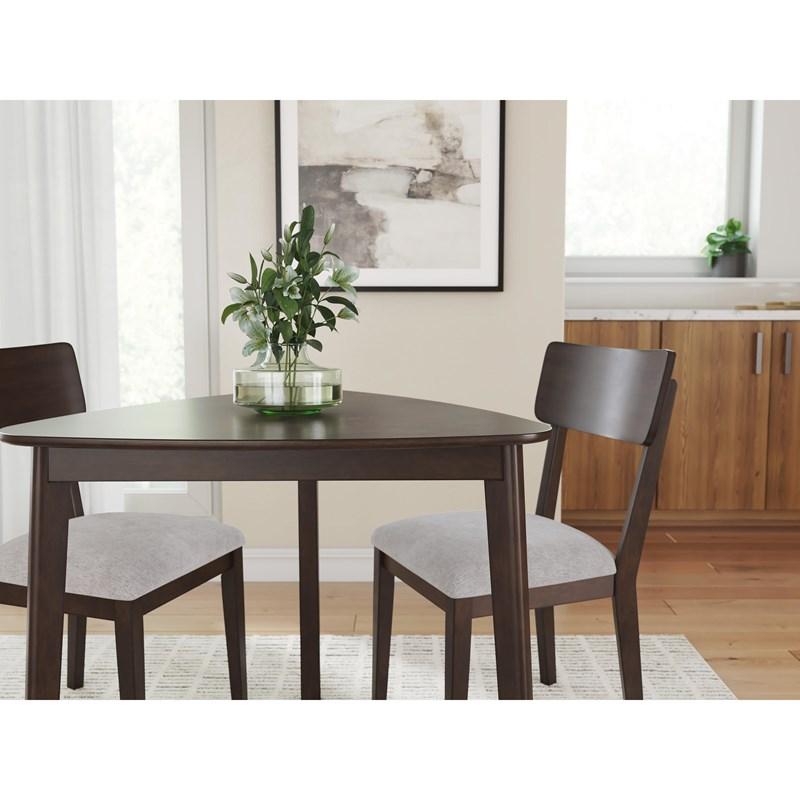 Large Picture of Signature Design by Ashley Mallenette PCD607-07 Dining Upholstered Side Chair
